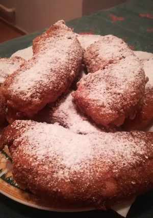 Túróval töltött, rántott kifli recept fotója