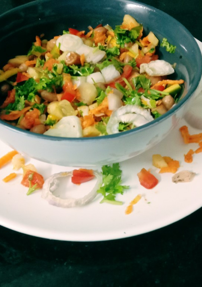 மிக்சட் வெஜிடபிள் சாலட் செய்முறை முக்கிய புகைப்படம்