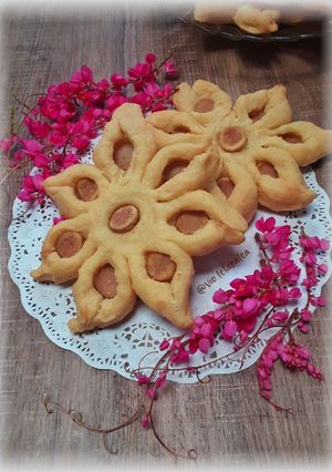 Foto resep Donat Bunga Sosis Gurih Renyah ala Violet Azalea