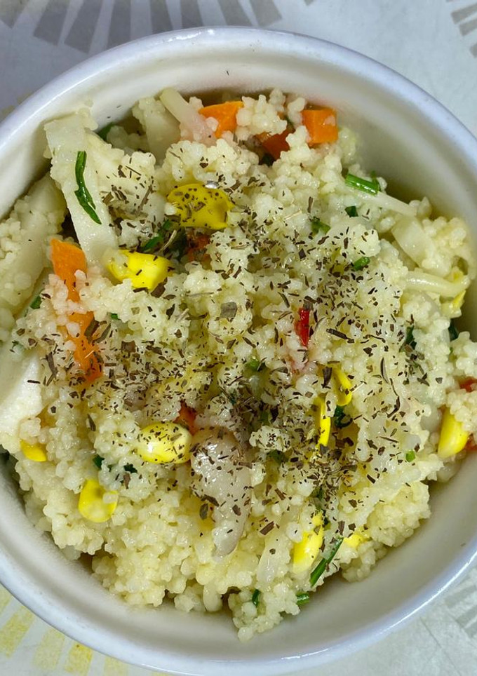 Una foto de Cuscús con verduras