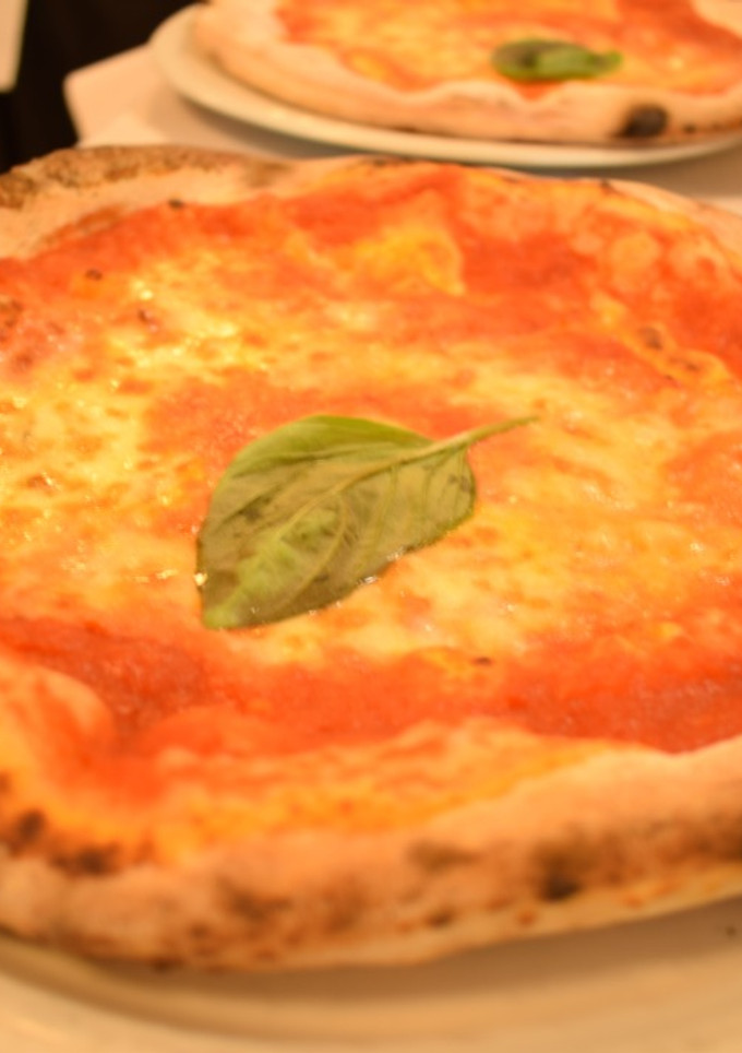 Una foto de Pizza napolitana Margarita