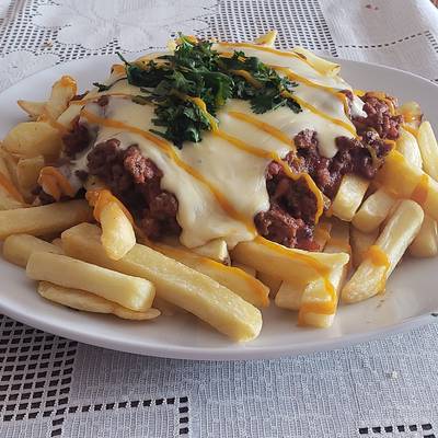 Papas fritas con bolognesa Receta de Juan Carlos Páez Rodríguez- Cookpad