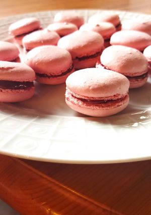 Une photo de Macarons framboise