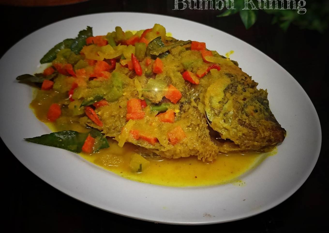 Ikan masak bumbu kuning