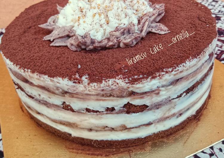 Tiramisu cake