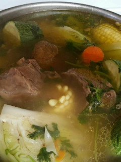 Una foto de Caldo de res/mole de olla