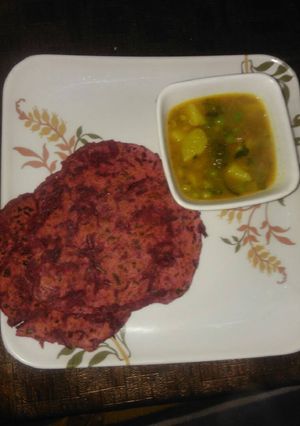 चुकंदर पराठा (Beetroot Paratha recipe in hindi) रेसिपी मुख्य फोटो