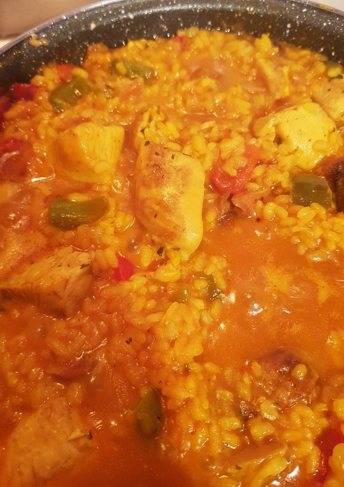 Una foto de Arroz con pollo y pavo