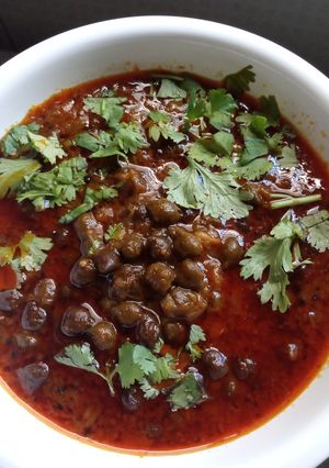દેશી ચણા નું શાક (Desi Chana Shak Recipe In Gujarati) રેસીપી મુખ્ય ફોટો