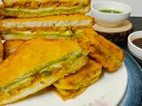 બ્રેડ પકોડા (Bread Pakoda Recipe In Gujarati)
