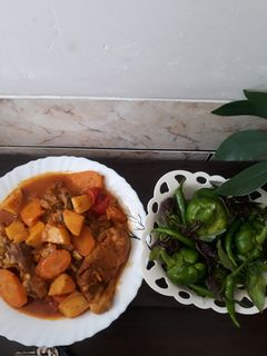 عکسی از دستور خورشت سیب زمینی وهویج