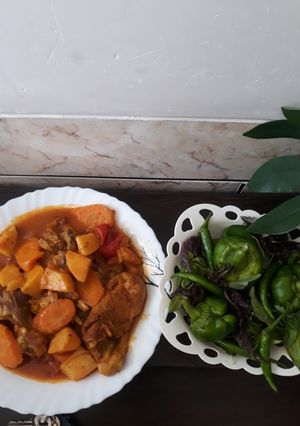 عکسی از دستور خورشت سیب زمینی وهویج