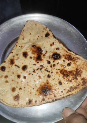 रोटी (Roti recipe in hindi) रेसिपी मुख्य फोटो