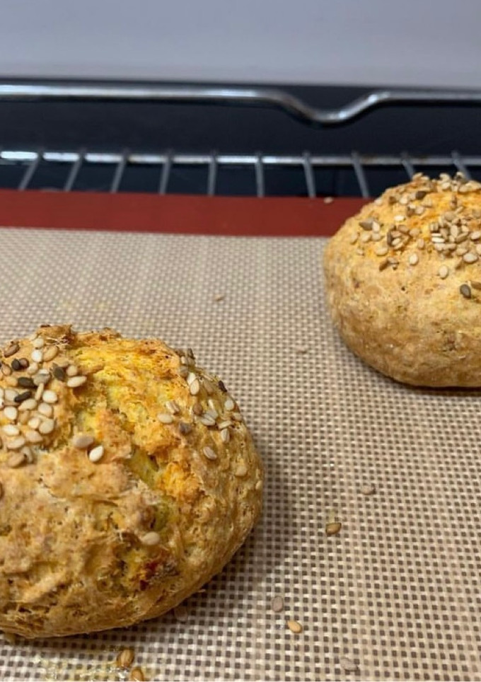 Una foto de Panecillos rápidos de zanahoria y yogur