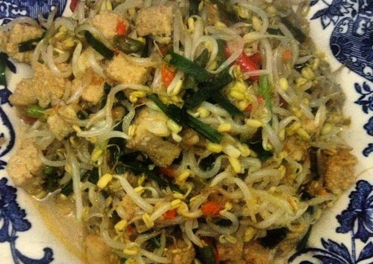 Tumis tauge oncom mercon