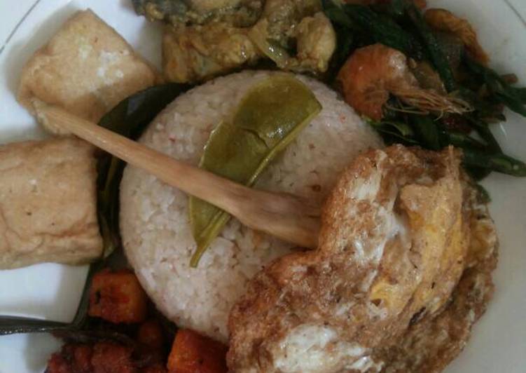 Langkah Mudah untuk Menyiapkan Nasi Liwet Ricecooker yang Bisa Manjain Lidah