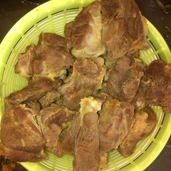 A picture of Boiled meat.