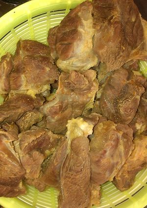 A picture of Boiled meat.