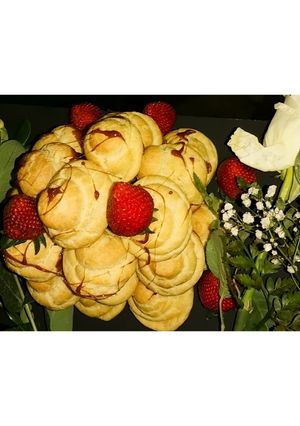 Una foto de Masa de choux y crema pastelera (Croquenmbouche)