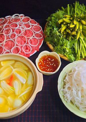 Hình của món Lẩu bò chanh dây.