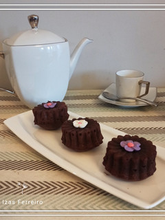 Una foto de Mini brownie de chocolate negro con pistachos