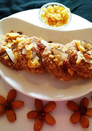 सूजी की चिक्की (Suji ki chikki recipe in hindi) रेसिपी मुख्य फोटो