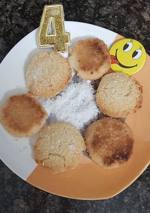 कोकोनोट कुकीज (coconut cookies recipe in Hindi) रेसिपी मुख्य फोटो