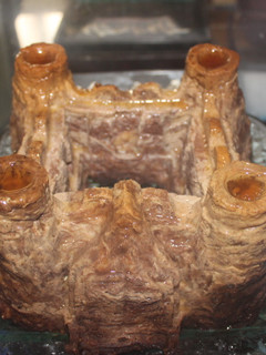 Una foto de Castillo de pan duro y chocolate