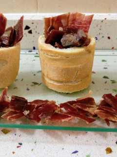 Una foto de Sushi ibérico