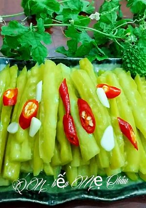 Hình của món Khổ qua ngâm chua ngọt.