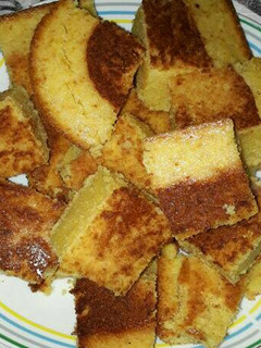 Una foto de Torta de maíz (polenta)