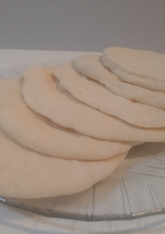 Una foto de Pan árabe o pan pita receta fácil