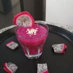 Dragon fruit -oat smoothie A picture of Dragon fruit -oat smoothie.