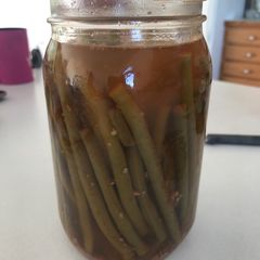 A picture of Pickled spicy green beans.