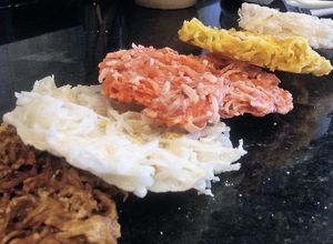 Una foto de Cocadas, coquiñas, galletas de coco... o ponele el nombre que más te haga feliz!!!