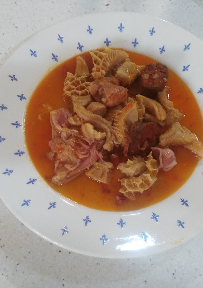 Una foto de Menudo (se dice aquí)callos