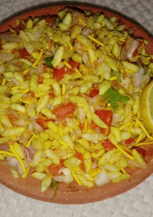 झाल मुरी (Jhal muri recipe in Hindi) रेसिपी मुख्य फोटो