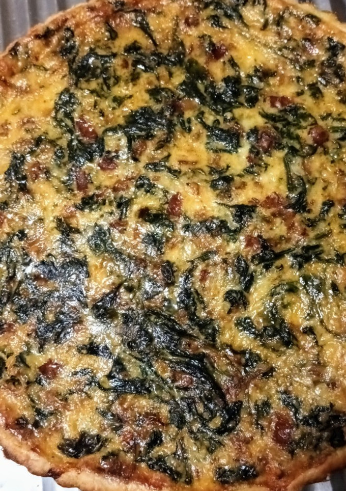 Una foto de Quiche de espinacas y bacon