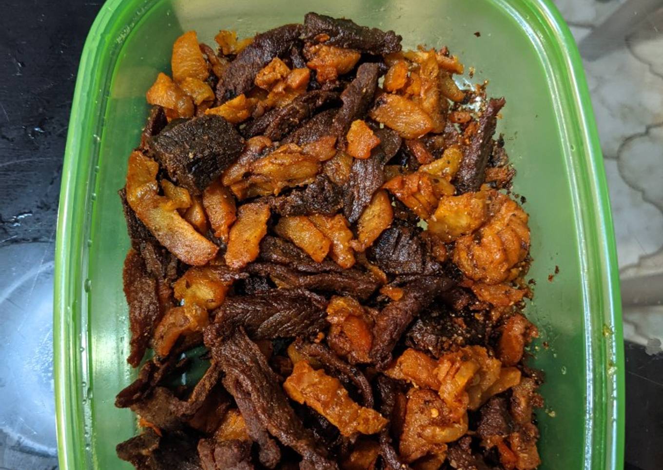Daging sapi & daging ayam goreng kering