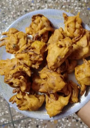 A picture of Pyaz pakora.
