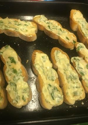 Una foto de Panecitos con ajo
