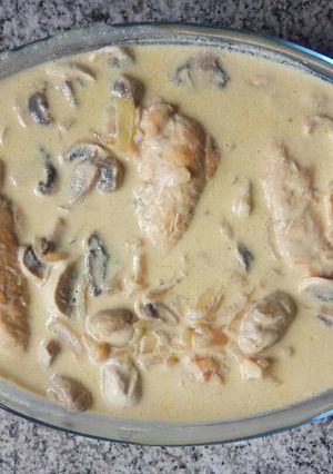 Foto principal de Pollo al curry con champiñones
