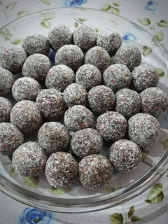 Una foto de Trufas de dulce de leche y chocolate (Fáciles y rápidas) 🍫😋