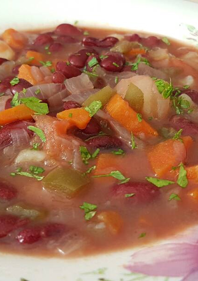 Una foto de Guiso de alubias rojas y verduras