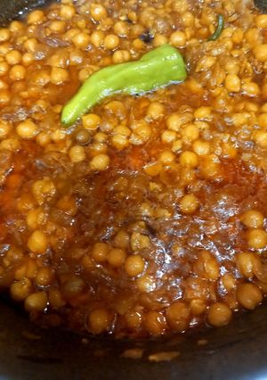 A picture of White chickpeas gravy, 🍲🥘.
