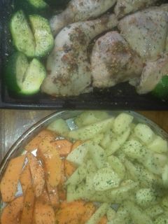 Una foto de Pollo Al Horno Con Vegetales 🍗