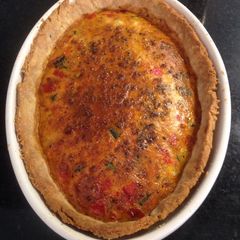 A picture of Roasted pepper quiche.