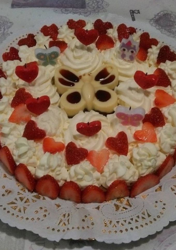Una foto de Tarta de fresas con queso y un toque de Ron 🍓