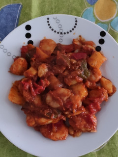 Una foto de Rape con salsa de tomate