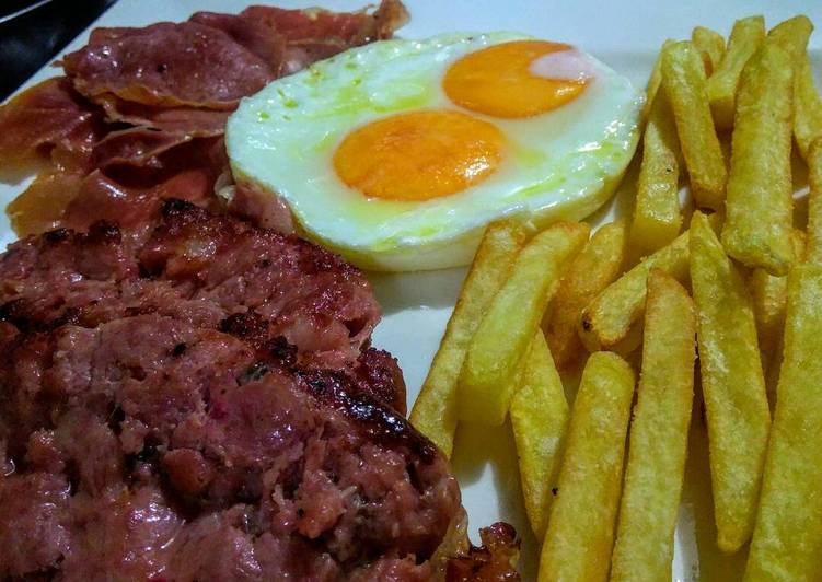 Huevos Fritos Chorizo Argentino Y Jamón Serrano Receta De Zandy